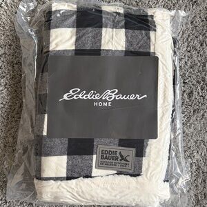 ✨$16✨NWT•Eddie Bauer Reversible Sherpa Blanket | Cabin Plaid Black/White|50”x60”